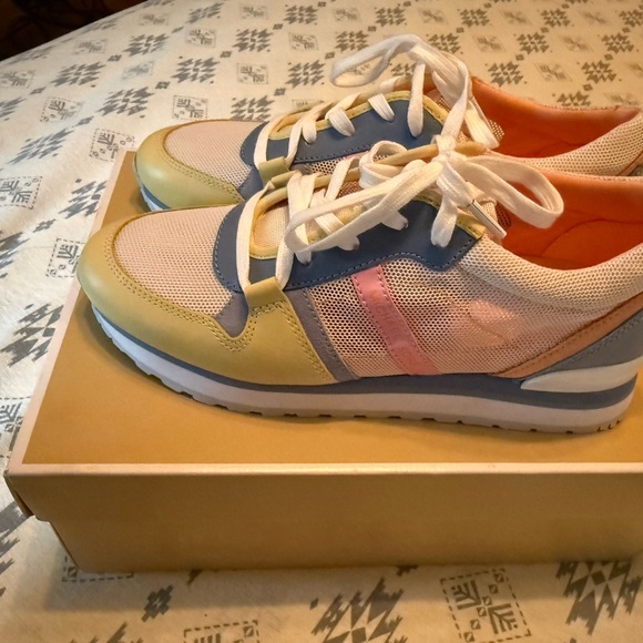 Michael Kors Cream and Blue Sneakers Retro Style size 7 - Picture 1 of 5